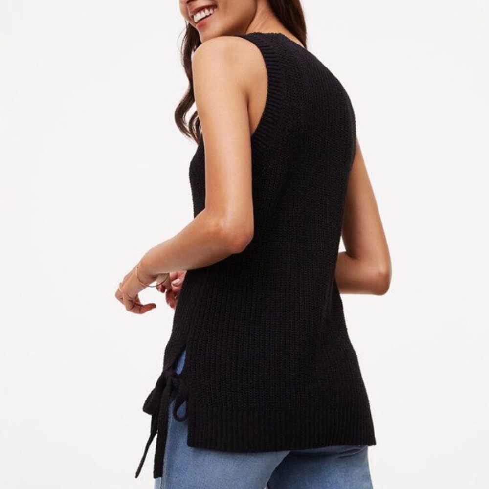✖️DONATED✖️ LOFT black side tie sweater tank